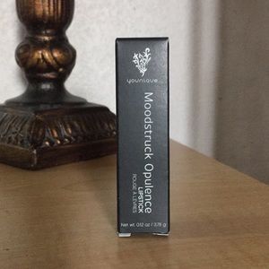 Younique Moodstruck Opulence lipstick COLOR:Ritzy